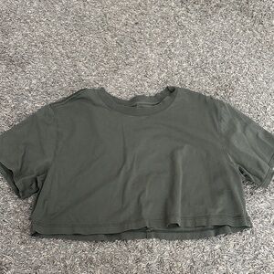Lululemon cropped tee